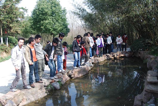 北大青鳥民大校區(qū)旅游拓展